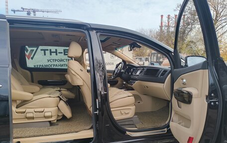 KIA Carnival III, 2019 год, 3 050 000 рублей, 17 фотография