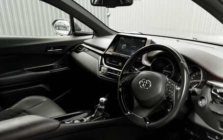 Toyota C-HR I рестайлинг, 2018 год, 2 315 000 рублей, 11 фотография