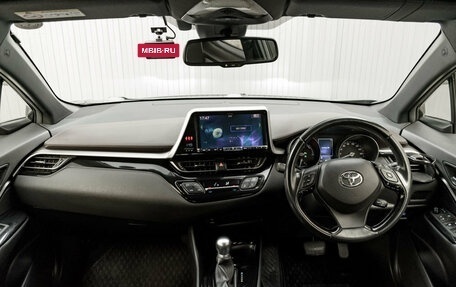 Toyota C-HR I рестайлинг, 2018 год, 2 315 000 рублей, 13 фотография