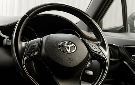 Toyota C-HR I рестайлинг, 2018 год, 2 315 000 рублей, 15 фотография