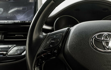 Toyota C-HR I рестайлинг, 2018 год, 2 315 000 рублей, 16 фотография