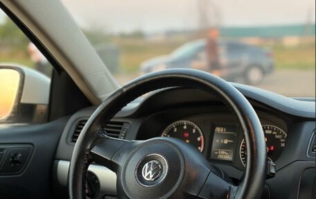 Volkswagen Jetta VII, 2013 год, 630 000 рублей, 3 фотография