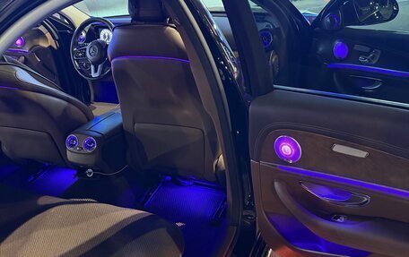 Mercedes-Benz E-Класс, 2019 год, 3 000 000 рублей, 1 фотография