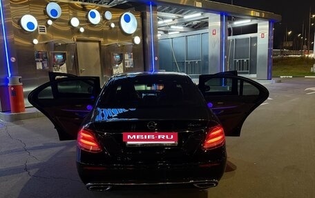 Mercedes-Benz E-Класс, 2019 год, 3 000 000 рублей, 3 фотография