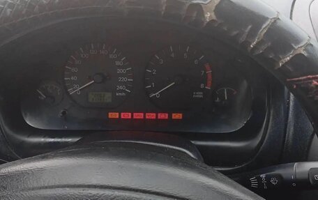 Mitsubishi Carisma I, 2002 год, 200 000 рублей, 3 фотография