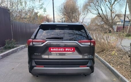 Toyota RAV4, 2021 год, 3 300 000 рублей, 5 фотография