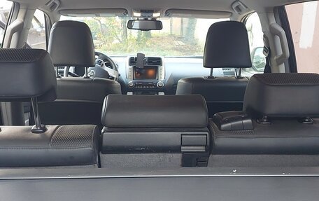 Toyota Land Cruiser Prado 150 рестайлинг, 2013 год, 2 900 000 рублей, 13 фотография