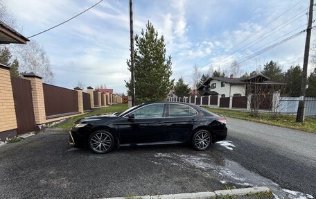 Toyota Camry, 2021 год, 2 500 000 рублей, 1 фотография