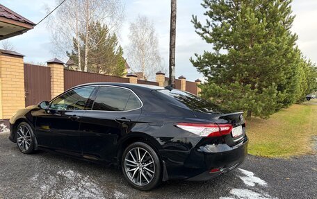 Toyota Camry, 2021 год, 2 500 000 рублей, 6 фотография