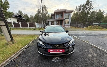 Toyota Camry, 2021 год, 2 500 000 рублей, 3 фотография