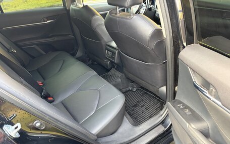 Toyota Camry, 2021 год, 2 500 000 рублей, 20 фотография