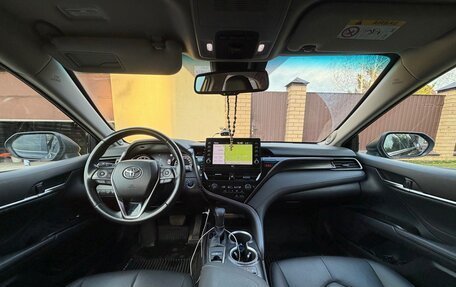 Toyota Camry, 2021 год, 2 500 000 рублей, 34 фотография