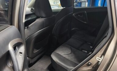 Toyota RAV4, 2011 год, 1 000 080 рублей, 11 фотография