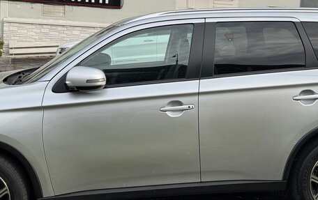 Mitsubishi Outlander III рестайлинг 3, 2014 год, 1 350 000 рублей, 14 фотография