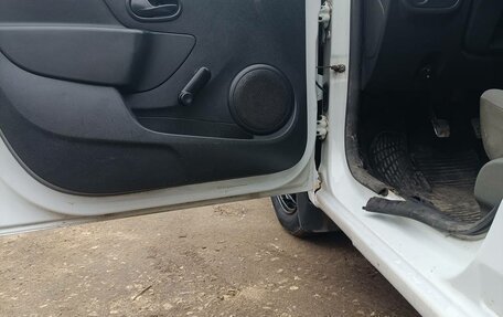 Renault Logan II, 2015 год, 210 000 рублей, 6 фотография