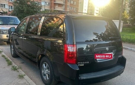 Dodge Caravan V, 2010 год, 1 020 000 рублей, 2 фотография