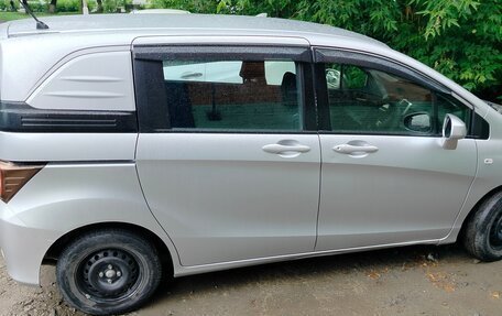 Honda Freed I, 2012 год, 950 000 рублей, 2 фотография