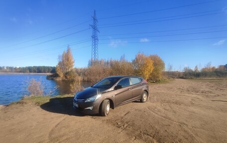 Hyundai Solaris II рестайлинг, 2015 год, 1 350 000 рублей, 3 фотография