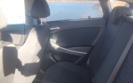 Hyundai Solaris II рестайлинг, 2015 год, 1 350 000 рублей, 13 фотография