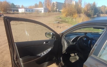 Hyundai Solaris II рестайлинг, 2015 год, 1 350 000 рублей, 15 фотография