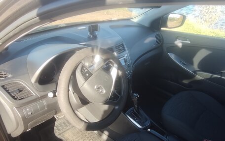 Hyundai Solaris II рестайлинг, 2015 год, 1 350 000 рублей, 18 фотография