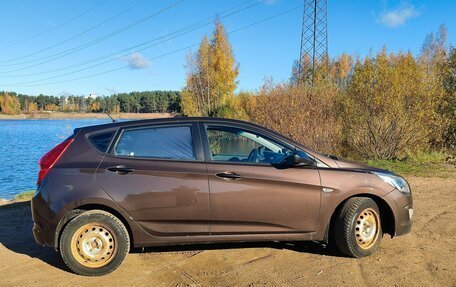 Hyundai Solaris II рестайлинг, 2015 год, 1 350 000 рублей, 24 фотография