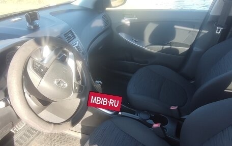 Hyundai Solaris II рестайлинг, 2015 год, 1 350 000 рублей, 17 фотография