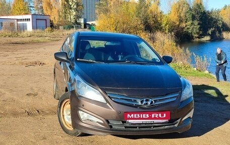 Hyundai Solaris II рестайлинг, 2015 год, 1 350 000 рублей, 29 фотография