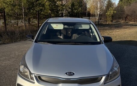 KIA Rio IV, 2018 год, 1 350 000 рублей, 3 фотография
