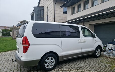 Hyundai Grand Starex Grand Starex I рестайлинг 2, 2012 год, 1 600 000 рублей, 4 фотография