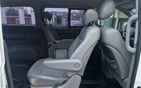 Hyundai Grand Starex Grand Starex I рестайлинг 2, 2012 год, 1 600 000 рублей, 9 фотография