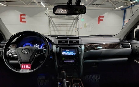 Toyota Camry, 2017 год, 2 690 000 рублей, 18 фотография