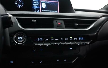 Lexus UX I, 2019 год, 2 999 099 рублей, 14 фотография