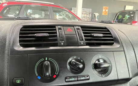 Skoda Fabia II, 2012 год, 360 000 рублей, 17 фотография