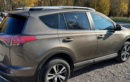 Toyota RAV4, 2018 год, 2 700 000 рублей, 7 фотография