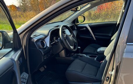 Toyota RAV4, 2018 год, 2 700 000 рублей, 11 фотография