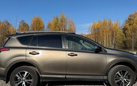 Toyota RAV4, 2018 год, 2 700 000 рублей, 8 фотография