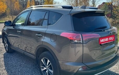 Toyota RAV4, 2018 год, 2 700 000 рублей, 4 фотография
