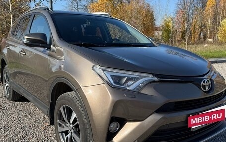 Toyota RAV4, 2018 год, 2 700 000 рублей, 9 фотография