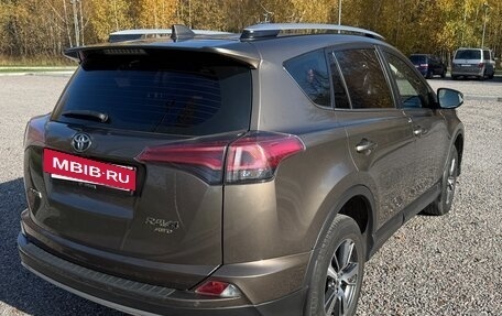 Toyota RAV4, 2018 год, 2 700 000 рублей, 6 фотография