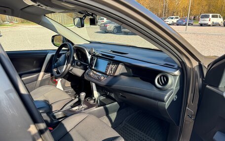 Toyota RAV4, 2018 год, 2 700 000 рублей, 17 фотография