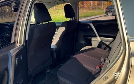Toyota RAV4, 2018 год, 2 700 000 рублей, 18 фотография