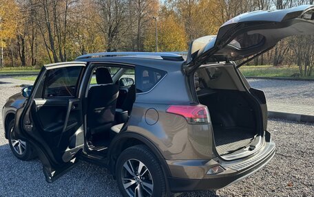 Toyota RAV4, 2018 год, 2 700 000 рублей, 21 фотография
