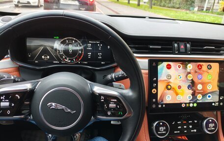 Jaguar F-Pace, 2023 год, 6 300 000 рублей, 14 фотография