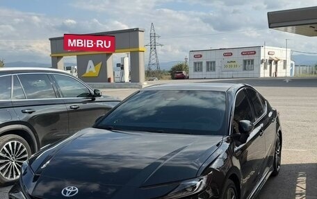 Toyota Camry, 2025 год, 3 900 000 рублей, 2 фотография