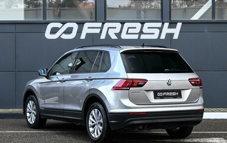 Volkswagen Tiguan II, 2019 год, 2 349 000 рублей, 2 фотография