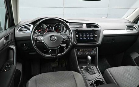 Volkswagen Tiguan II, 2019 год, 2 349 000 рублей, 6 фотография