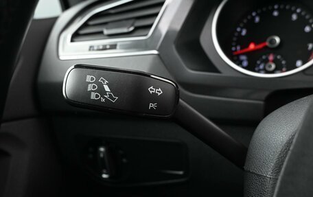 Volkswagen Tiguan II, 2019 год, 2 349 000 рублей, 13 фотография