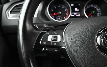 Volkswagen Tiguan II, 2019 год, 2 349 000 рублей, 15 фотография