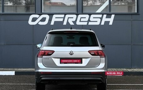Volkswagen Tiguan II, 2019 год, 2 349 000 рублей, 4 фотография
